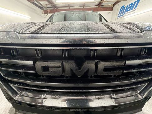 Certified 2023 GMC Yukon AT4 w/ AT4 Premium Package AWD/4WD image 32