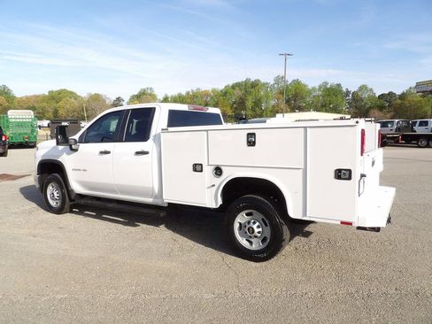 Used 2024 Chevrolet Silverado 2500 W/T w/ WT Convenience Package image 4