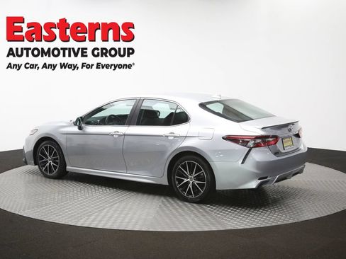Used 2021 Toyota Camry SE w/ Carpet Mat Package (TMS) FWD image 62