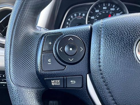Used 2013 Toyota RAV4 LE AWD/4WD image 16