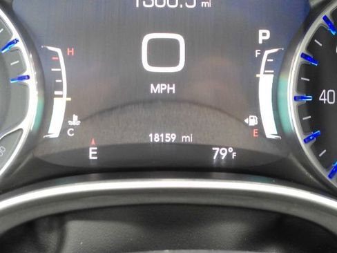 Used 2026 Chrysler Pacifica Select FWD image 44