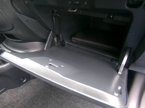 Used 2015 Nissan Versa Note SV FWD image 12