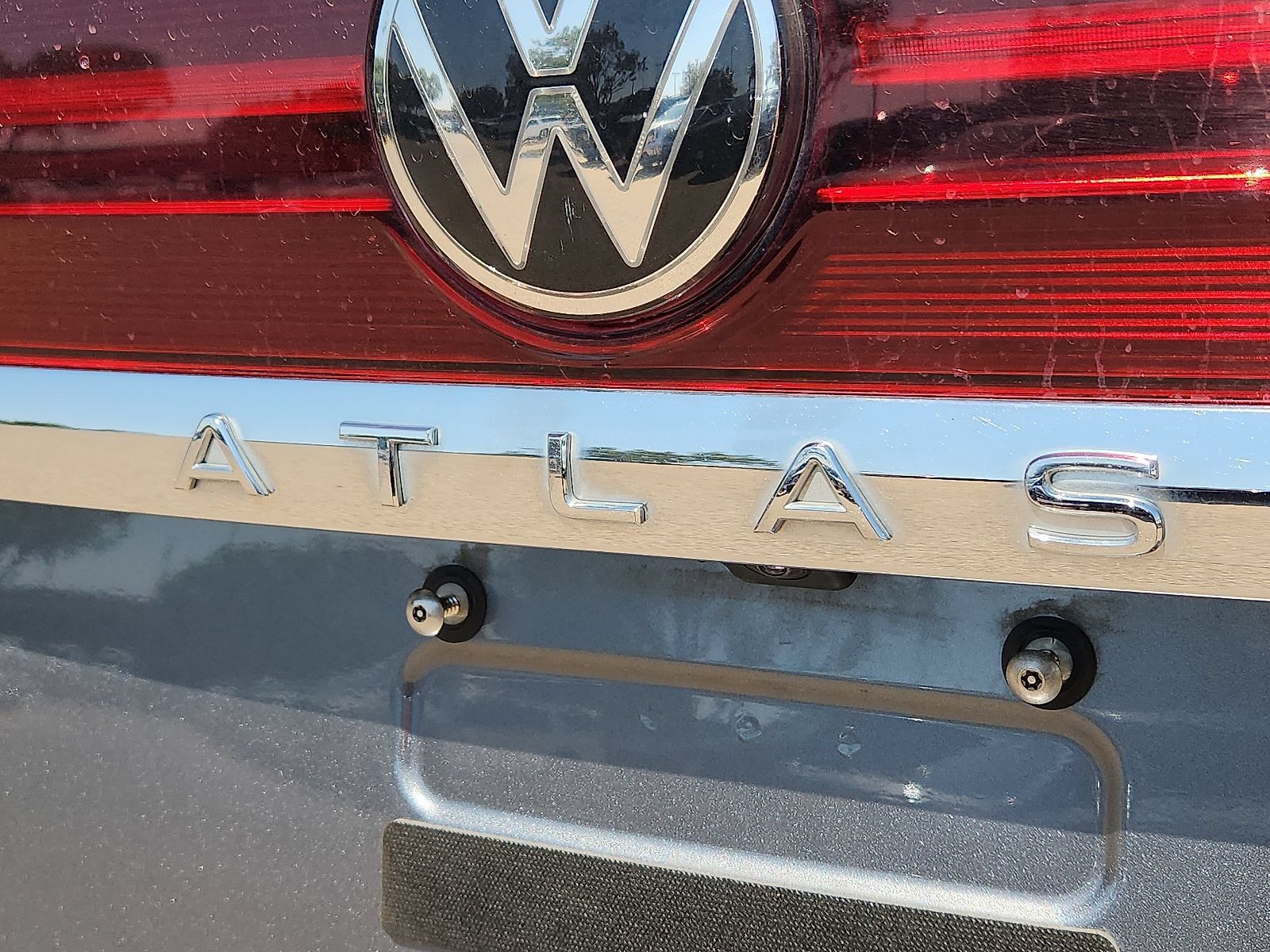 Used 2025 Volkswagen Atlas SE FWD image 9