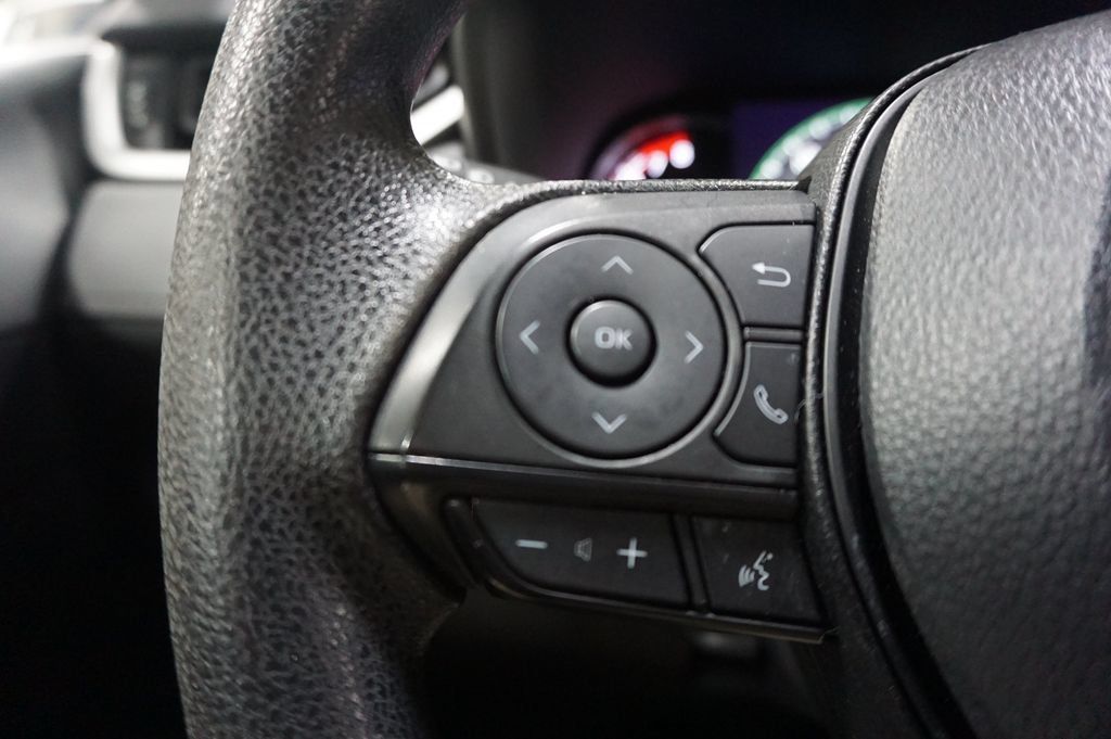 Used 2023 Toyota RAV4 XLE FWD image 8