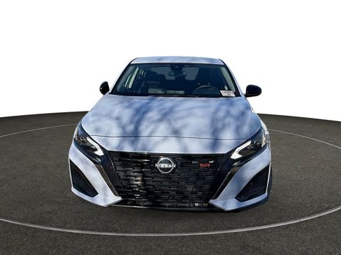 Used 2025 Nissan Altima 2.5 SR image 10