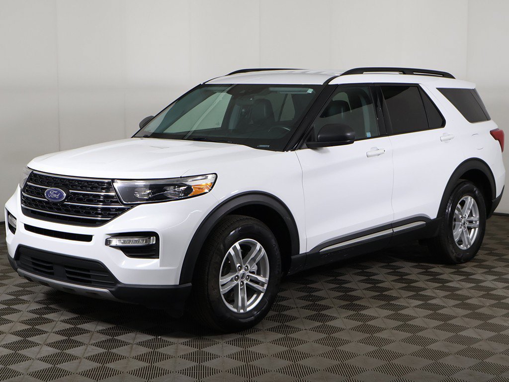 Used 2021 Ford Explorer XLT w/ Equipment Group 202A AWD/4WD image 9