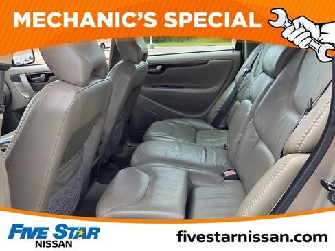 Used 2003 Volvo XC70 AWD/4WD image 6