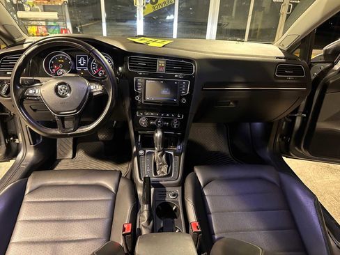 Used 2017 Volkswagen Golf SEL image 22