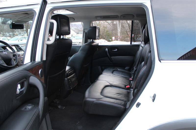 Used 2018 Nissan Armada Platinum w/ Interior Lighting Package AWD/4WD image 26