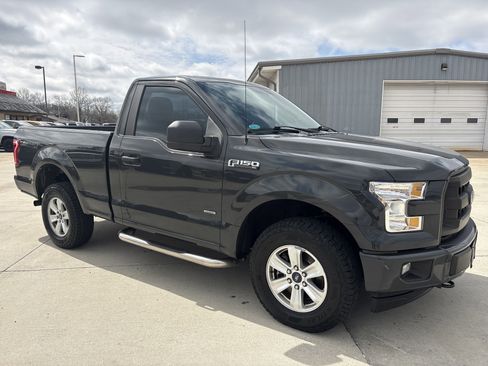 Used 2017 Ford F150 XL w/ Equipment Group 101A Mid image 3