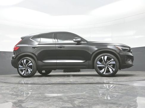 Used 2024 Volvo XC40 B5 Ultimate w/ Protection Package Premier AWD/4WD image 29