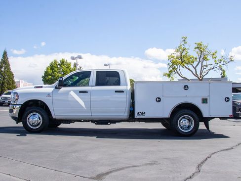 Used 2024 RAM 3500 Tradesman w/ Chrome Appearance Group AWD/4WD image 4