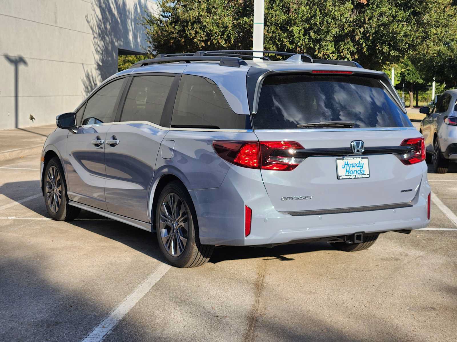 New 2027 Honda Odyssey Touring image 4