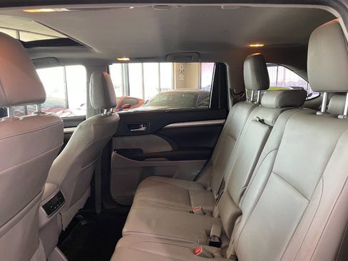 Used 2017 Toyota Highlander XLE image 20