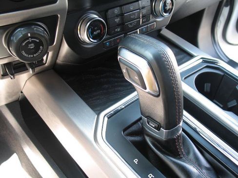 Used 2019 Ford F150 Platinum w/ Equipment Group 701A Luxury AWD/4WD image 50