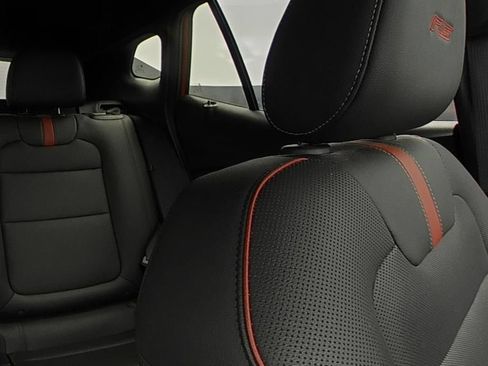 Used 2024 Chevrolet Trax RS w/ Driver Confidence Package FWD image 11