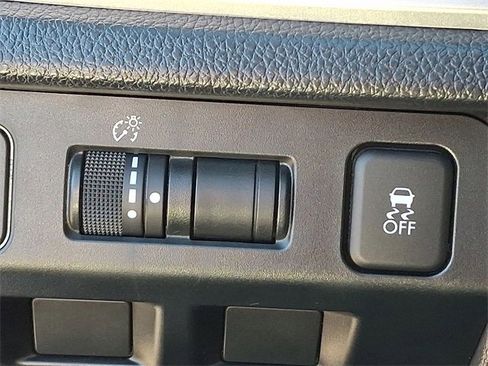 Used 2017 Subaru Crosstrek 2.0i Premium w/ Moonroof Package image 24