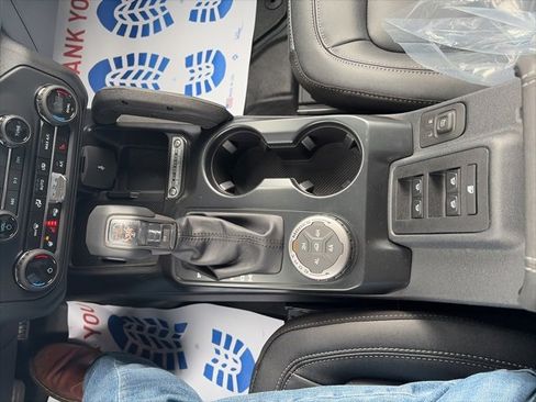 New 2025 Ford Bronco Badlands image 24