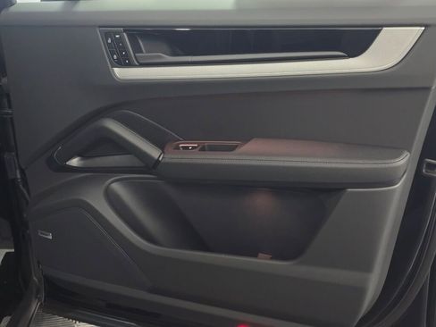 New 2026 Porsche Cayenne image 28