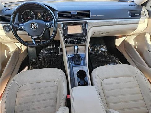 Used 2018 Volkswagen Passat 2.0T SEL Premium FWD image 18