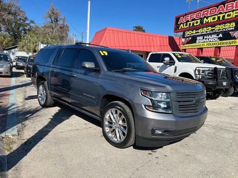 Used 2019 Chevrolet Suburban Premier w/ Premier Plus Edition RWD image 3