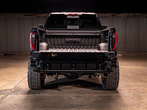 Used 2026 GMC Sierra 3500 AT4 w/ AT4 Premium Plus Package AWD/4WD image 9