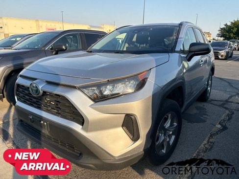 Used 2022 Toyota RAV4 LE AWD/4WD image 17