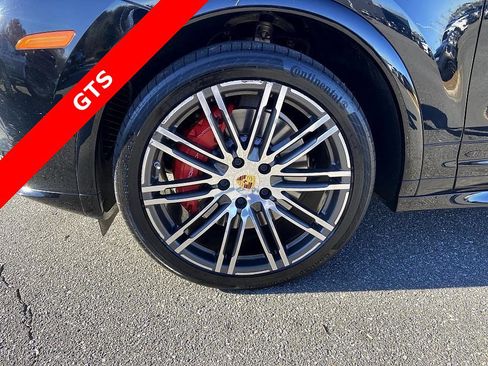 Used 2018 Porsche Cayenne GTS image 8