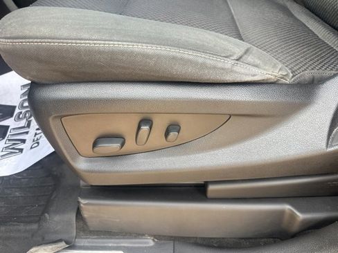 Used 2018 Chevrolet Silverado 1500 LT w/ Texas Edition image 17