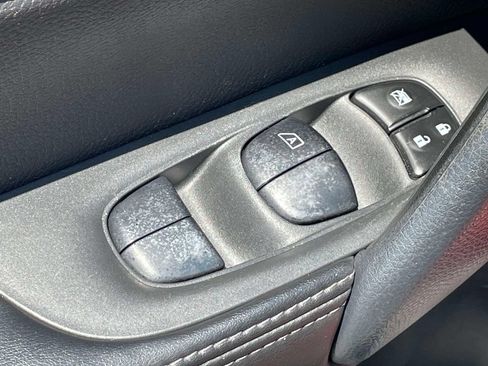 Used 2020 Nissan Rogue Sport S AWD/4WD image 19