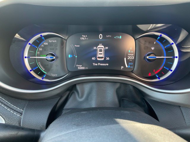 Used 2024 Chrysler Pacifica Limited FWD image 23
