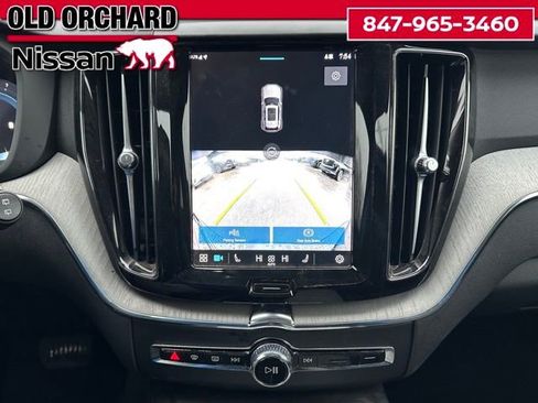 Used 2025 Volvo XC60 B5 Plus image 19