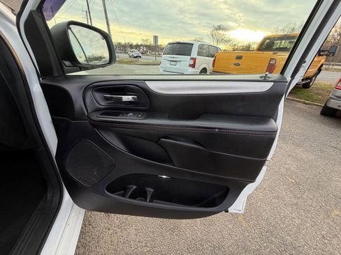 Used 2019 Dodge Grand Caravan GT FWD image 43