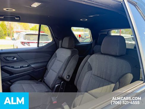 Used 2023 Chevrolet Traverse LT FWD image 12