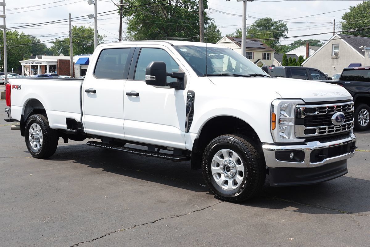 Used 2024 Ford F350 XLT w/ FX4 Off-Road Package AWD/4WD image 4