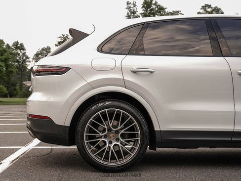 Used 2020 Porsche Cayenne AWD/4WD image 8