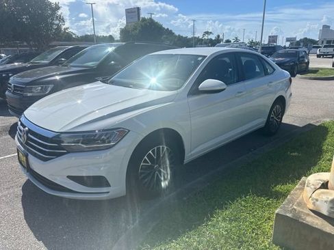 Used 2021 Volkswagen Jetta S w/ Driver Assistance Package FWD image 2