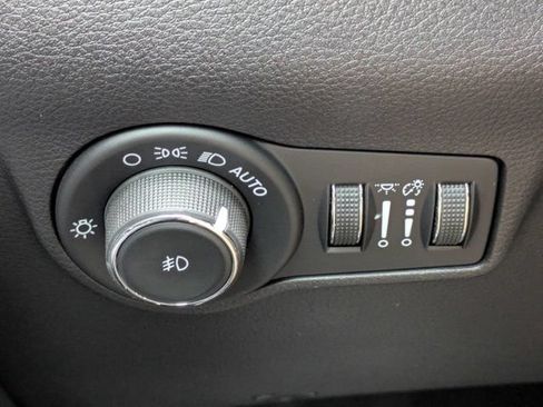 Used 2024 Jeep Compass Latitude AWD/4WD image 24