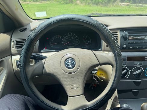 Used 2005 Toyota Corolla CE FWD image 9