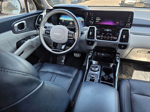 Used 2023 Kia Sorento SX Prestige image 17