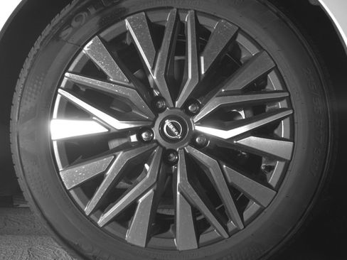 Used 2025 Nissan Altima 2.5 SV FWD image 13