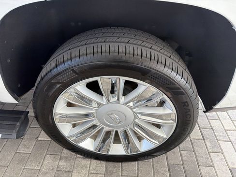 Used 2020 Cadillac Escalade Platinum RWD image 9