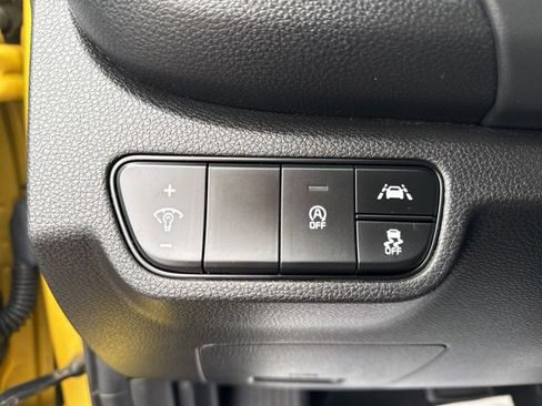 Used 2023 Kia Seltos SX w/ SX Sunroof Package image 21