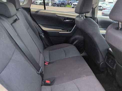 Used 2025 Toyota RAV4 XLE AWD/4WD image 8