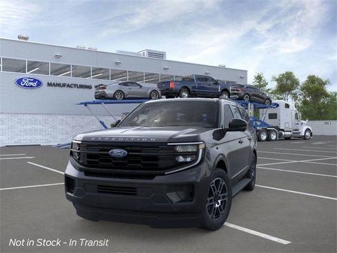 New 2025 Ford Expedition Active image 2
