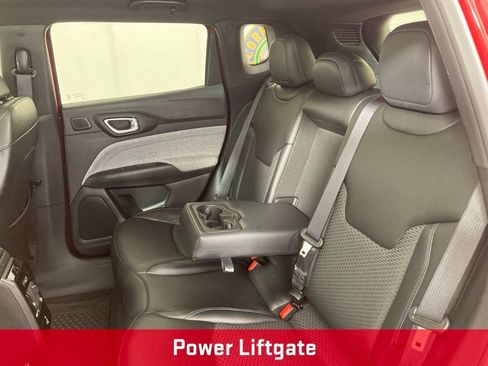 Used 2025 Jeep Compass Latitude w/ Sun & Sound Group image 18