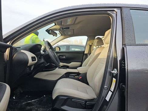 Used 2024 Honda HR-V LX image 3