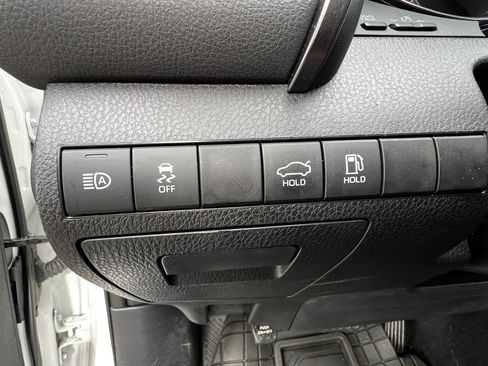 Used 2023 Toyota Camry SE image 15