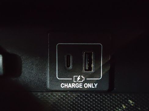 Used 2020 Nissan Pathfinder SV image 20