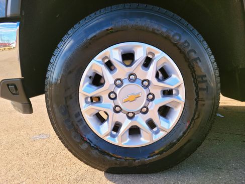 Used 2024 Chevrolet Silverado 2500 LT image 27